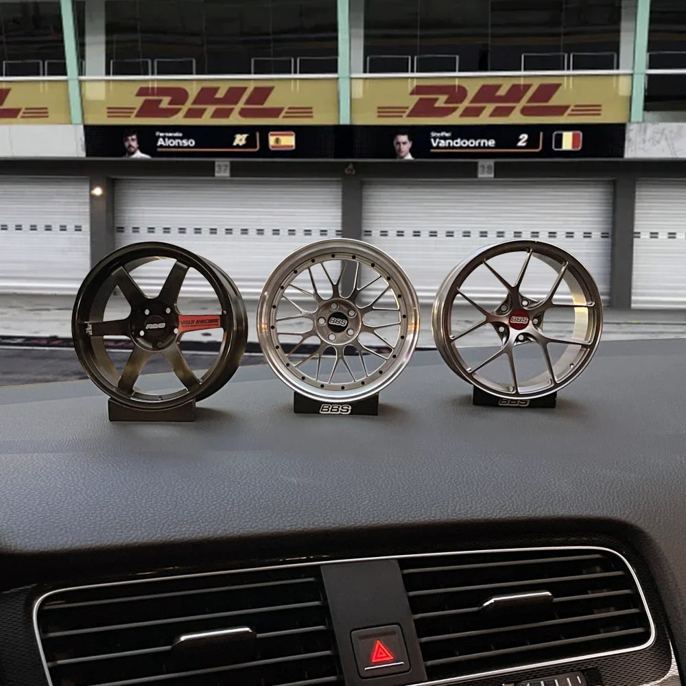 Metal Wheel Desk Decoration