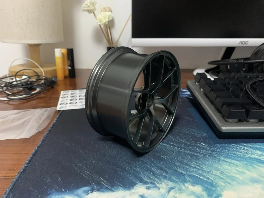 Metal Wheel Desk Decoration